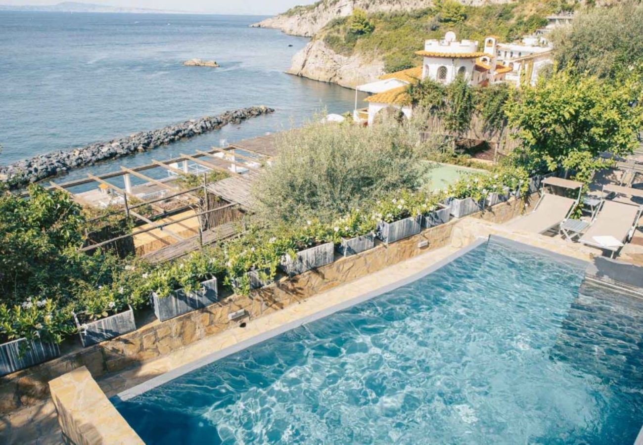 Villa in Massa Lubrense - AMORE RENTALS - Villa dei Sogni with Private Swimming Pool, Sea View, Parking and Air Conditioning