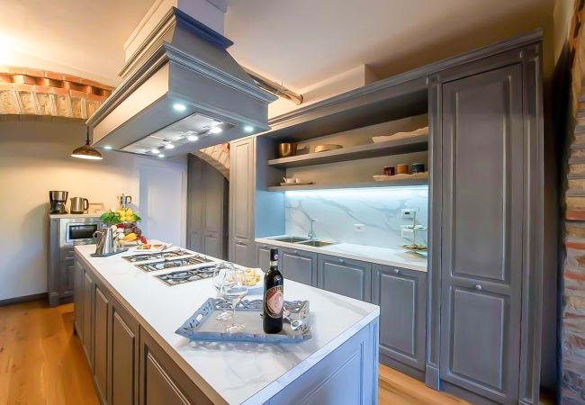 Villa in Panzano - AMORE RENTALS - Villa Mia with Private Pool, Garden, Terraces and Parking Villa in Panzano - AMORE RENTALS - Villa Mia with Private Pool, Garden, Terraces and Parking