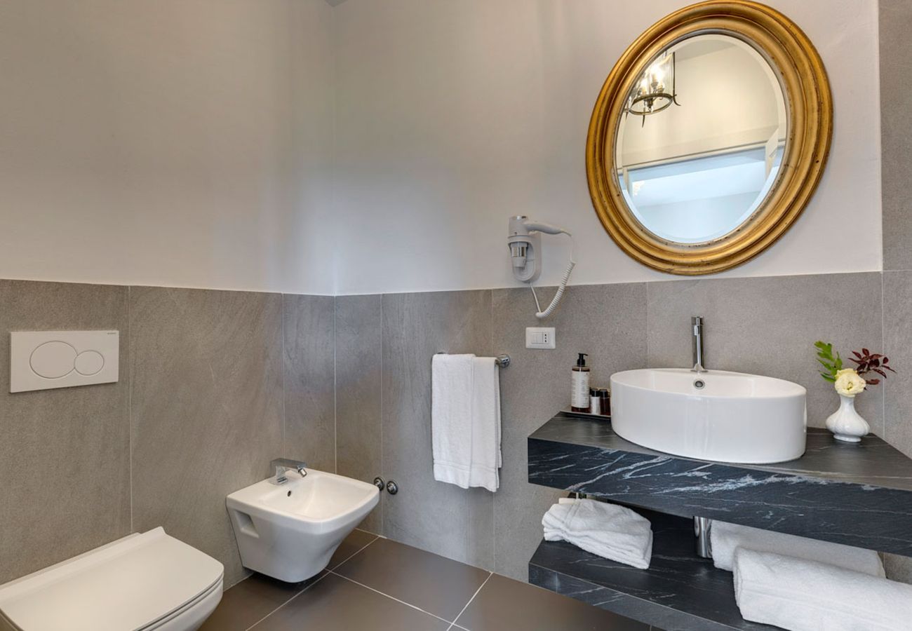 Villa in Panzano - AMORE RENTALS - Villa Mia with Private Pool, Garden, Terraces and Parking