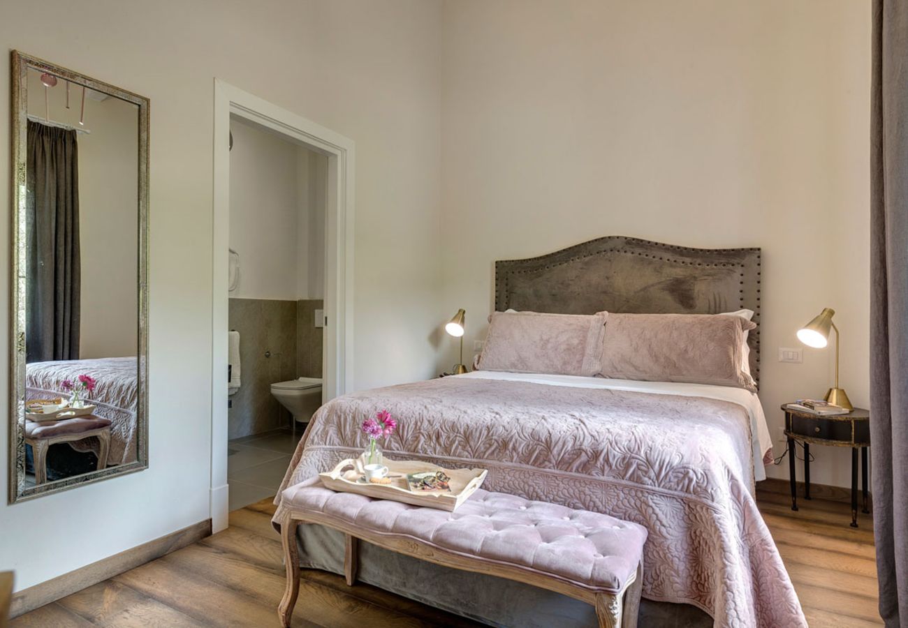 Villa in Panzano - AMORE RENTALS - Villa Mia with Private Pool, Garden, Terraces and Parking