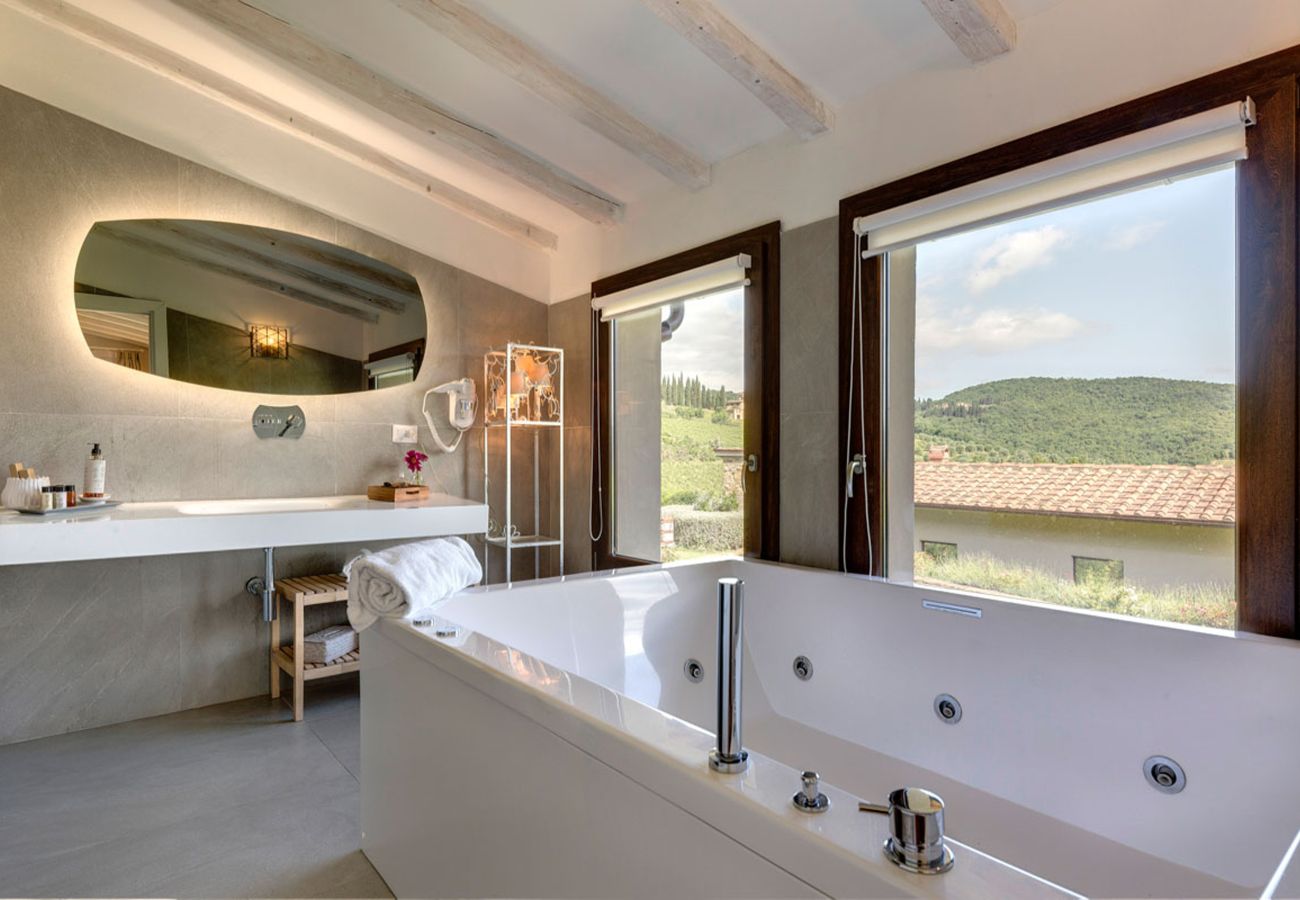 Villa in Panzano - AMORE RENTALS - Villa Mia with Private Pool, Garden, Terraces and Parking