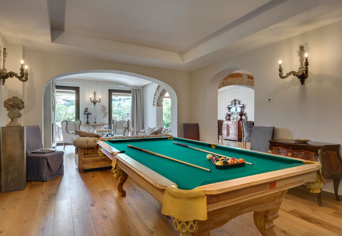 Villa in Panzano - AMORE RENTALS - Villa Mia with Private Pool, Garden, Terraces and Parking