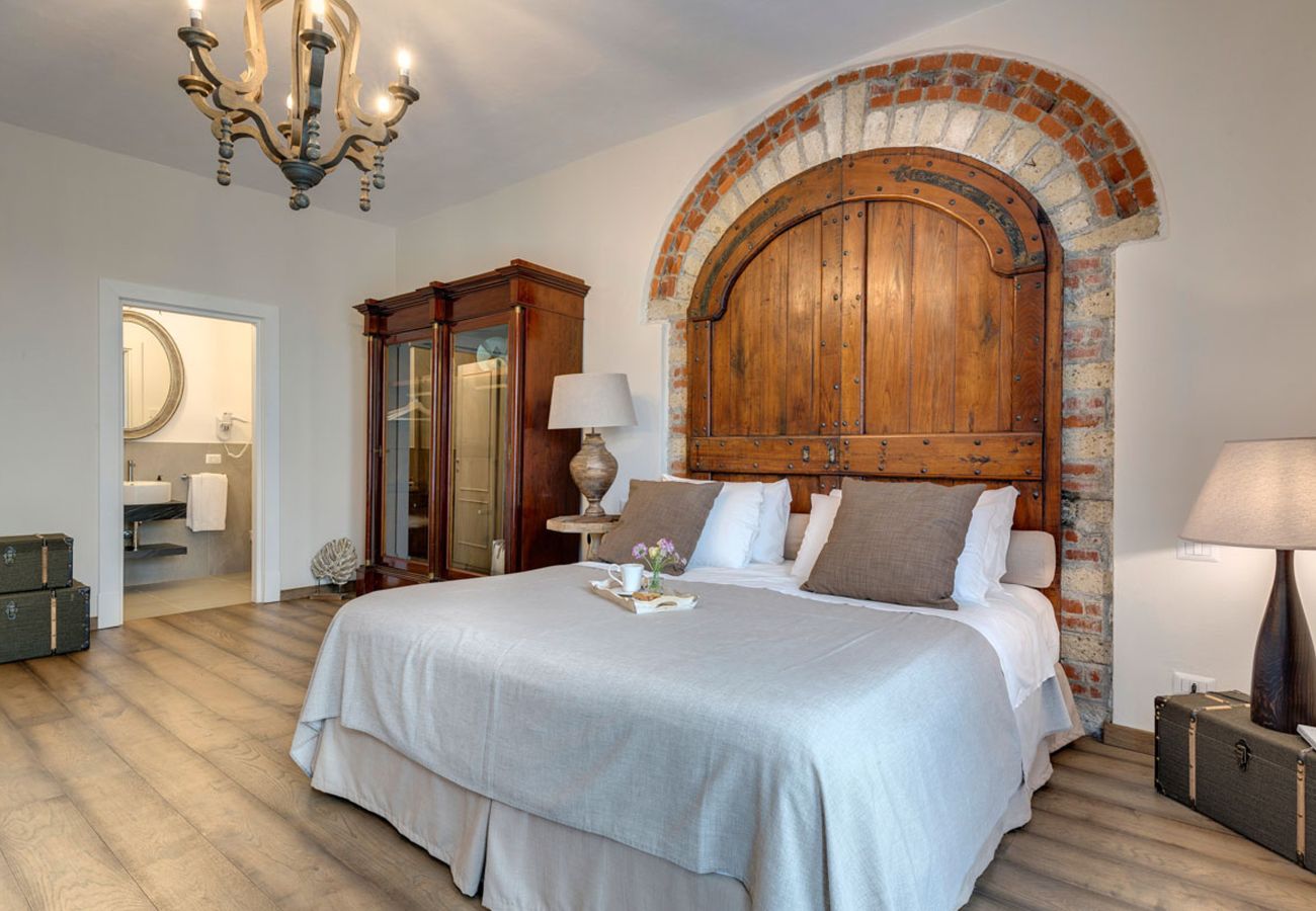 Villa in Panzano - AMORE RENTALS - Villa Mia with Private Pool, Garden, Terraces and Parking