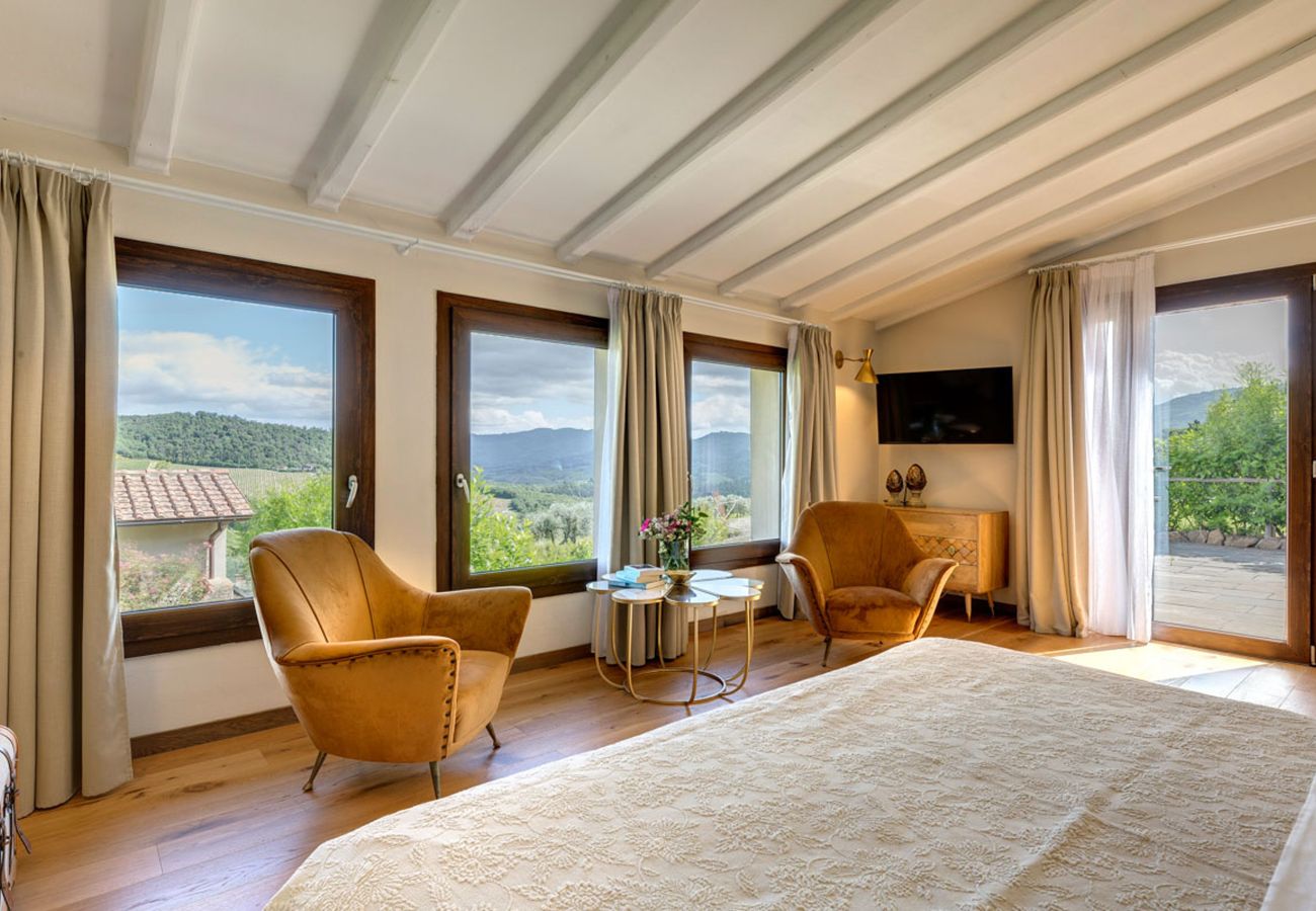 Villa in Panzano - AMORE RENTALS - Villa Mia with Private Pool, Garden, Terraces and Parking