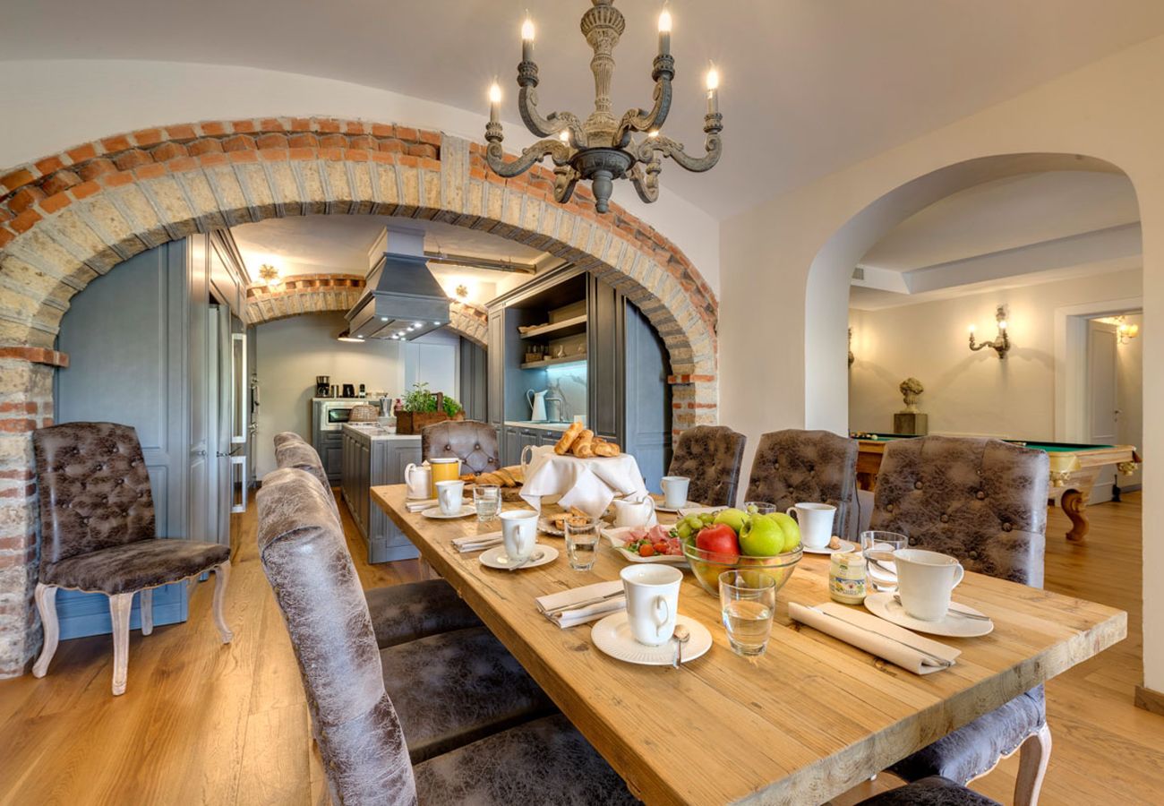 Villa in Panzano - AMORE RENTALS - Villa Mia with Private Pool, Garden, Terraces and Parking