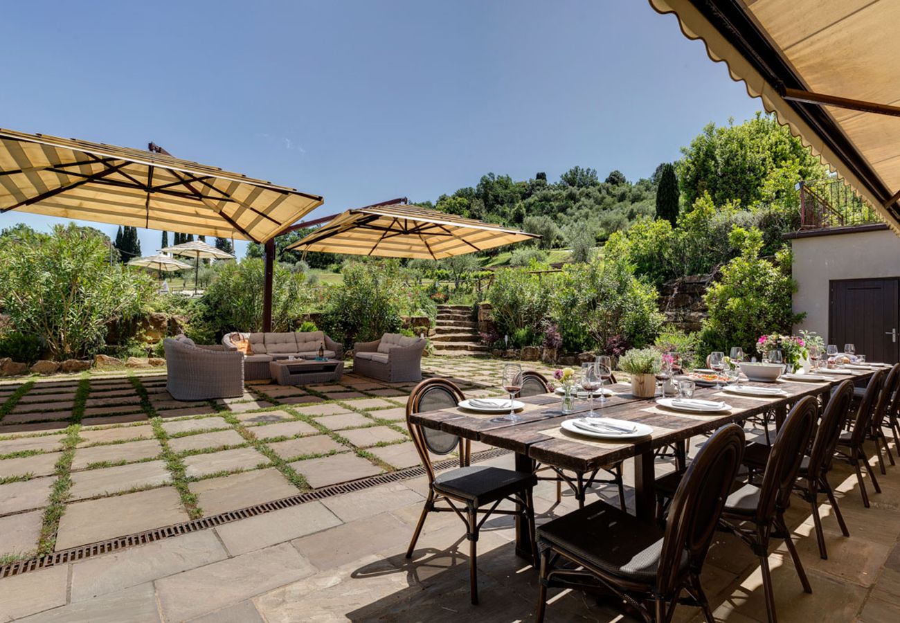 Villa in Panzano - AMORE RENTALS - Villa Mia with Private Pool, Garden, Terraces and Parking