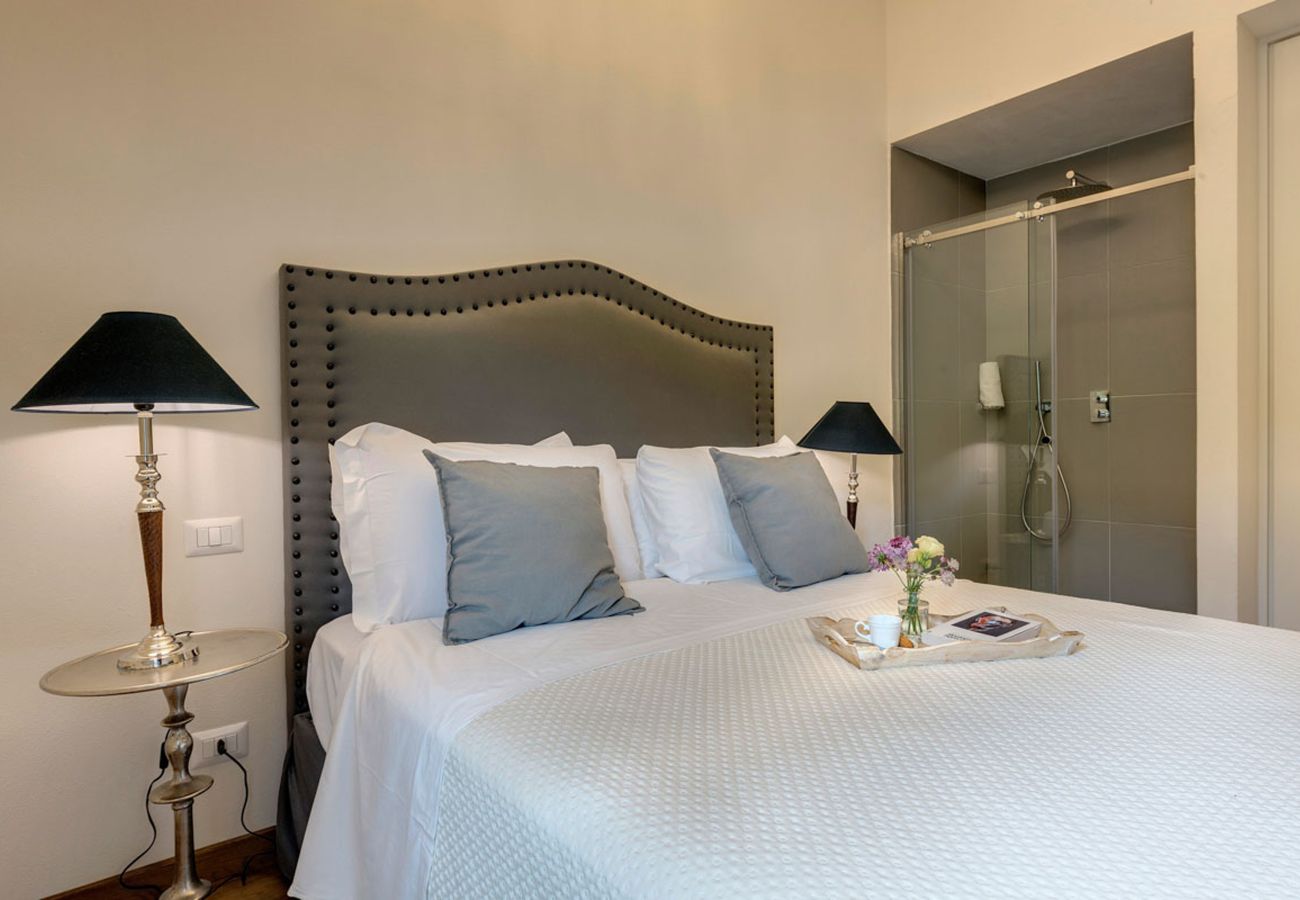 Villa in Panzano - AMORE RENTALS - Villa Mia with Private Pool, Garden, Terraces and Parking