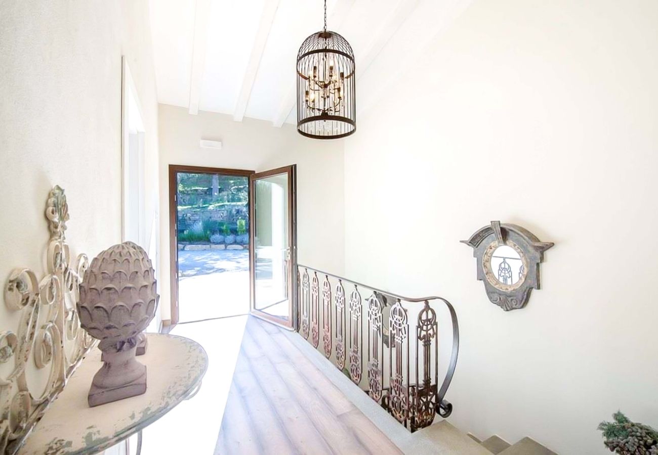 Villa in Panzano - AMORE RENTALS - Villa Mia with Private Pool, Garden, Terraces and Parking