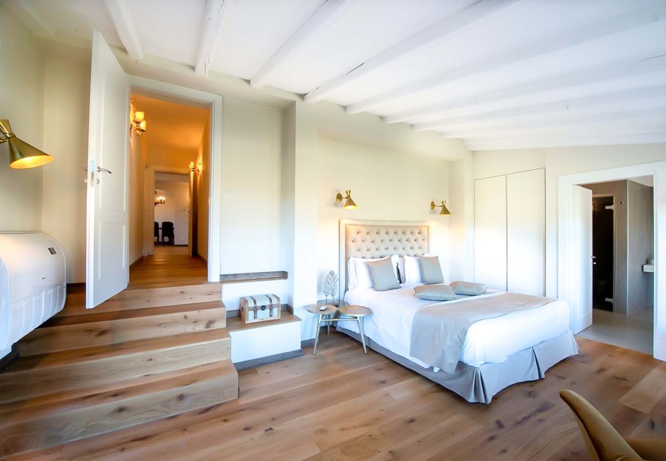 Villa in Panzano - AMORE RENTALS - Villa Mia with Private Pool, Garden, Terraces and Parking