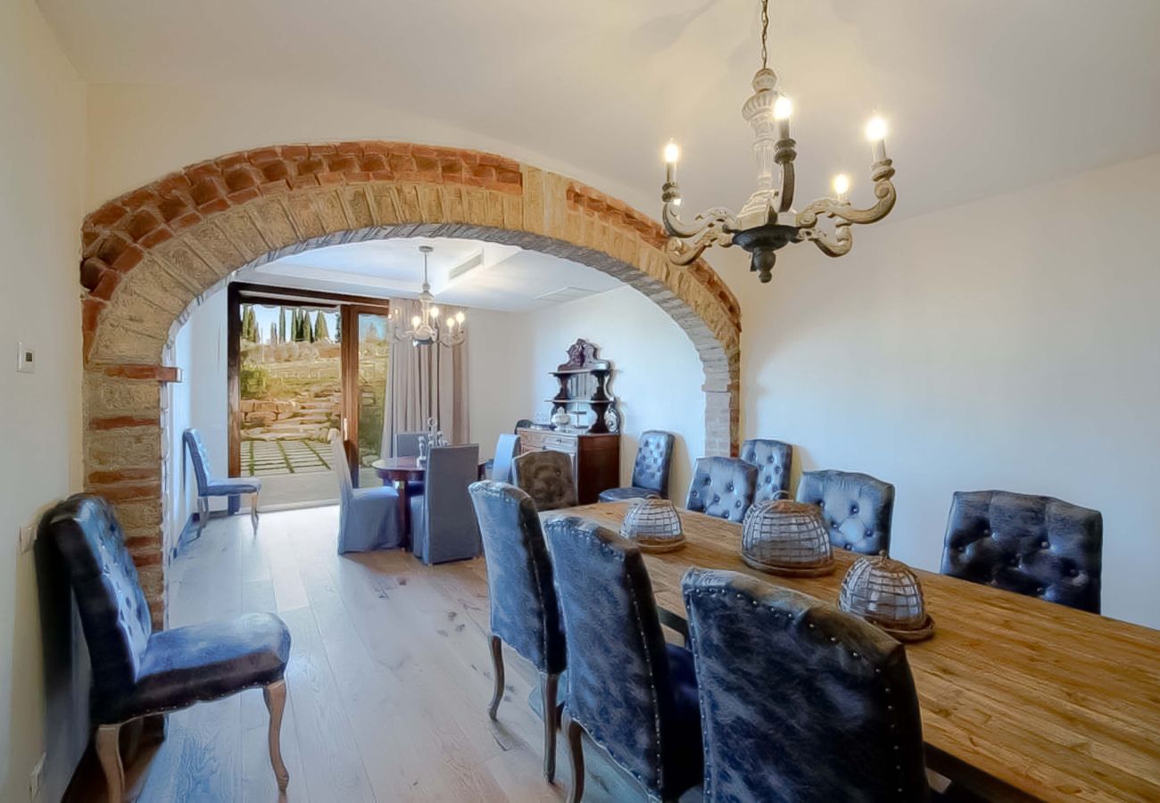 Villa in Panzano - AMORE RENTALS - Villa Mia with Private Pool, Garden, Terraces and Parking