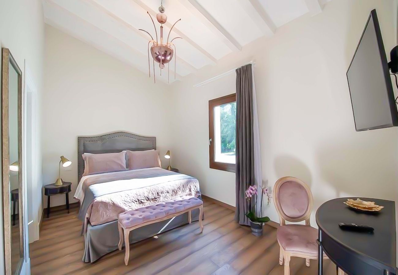 Villa in Panzano - AMORE RENTALS - Villa Mia with Private Pool, Garden, Terraces and Parking