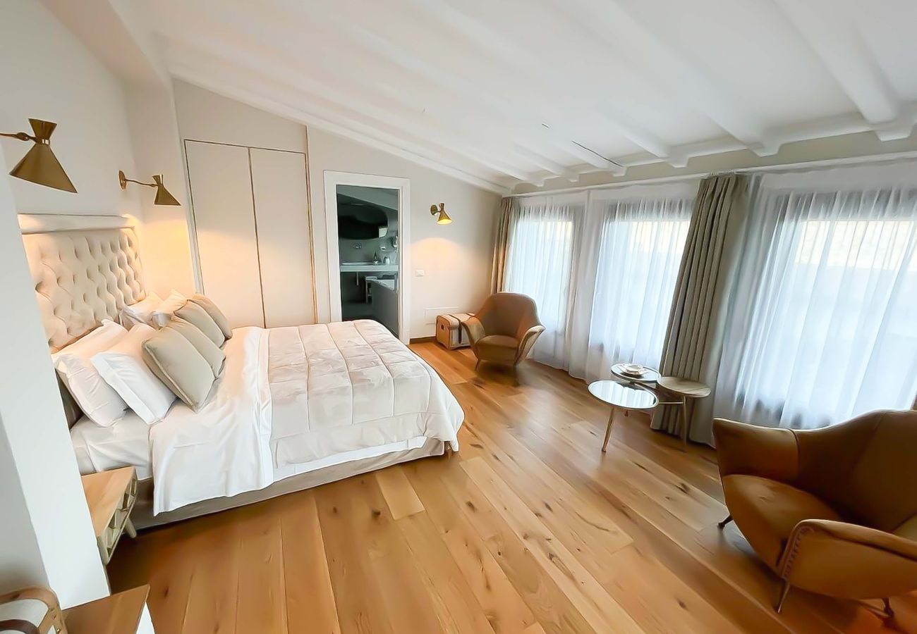 Villa in Panzano - AMORE RENTALS - Villa Mia with Private Pool, Garden, Terraces and Parking