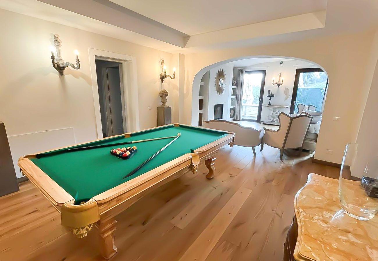 Villa in Panzano - AMORE RENTALS - Villa Mia with Private Pool, Garden, Terraces and Parking