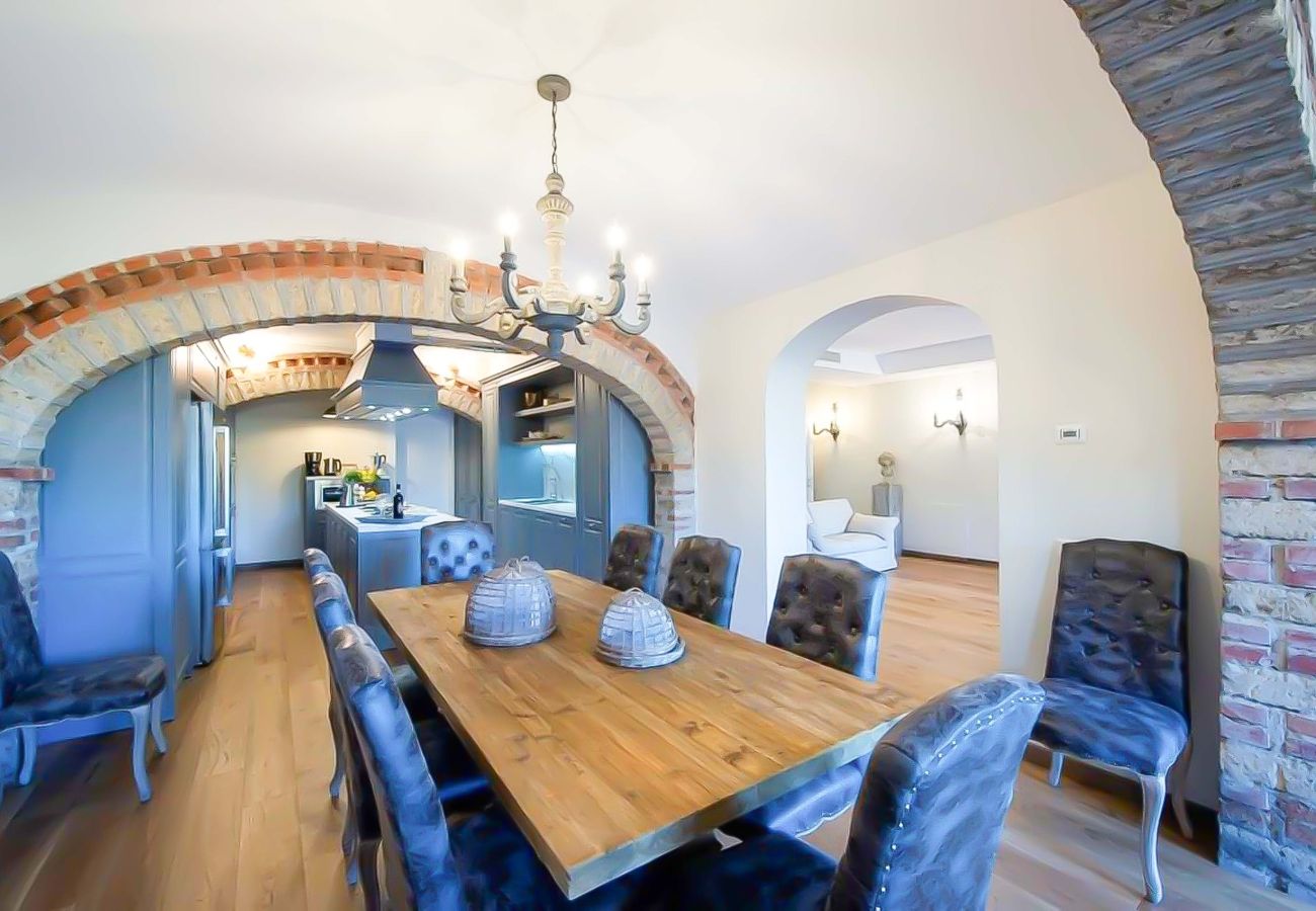 Villa in Panzano - AMORE RENTALS - Villa Mia with Private Pool, Garden, Terraces and Parking