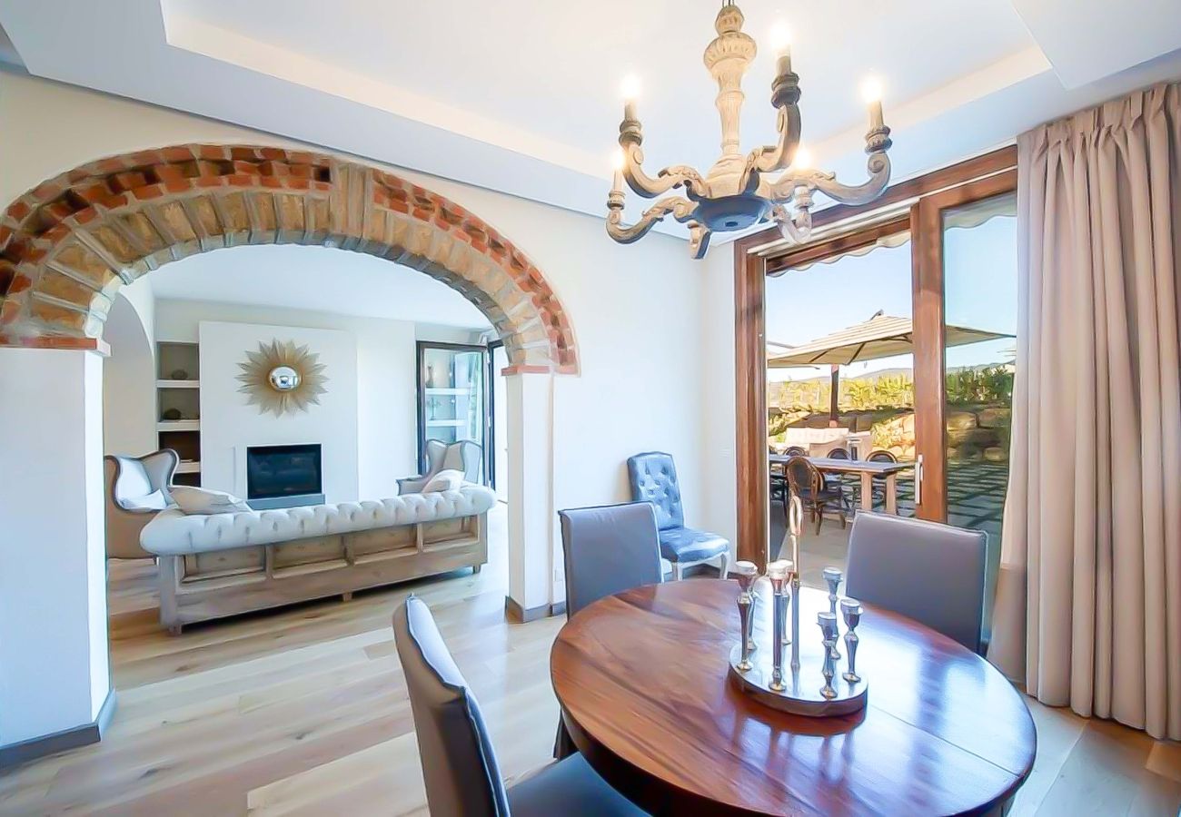 Villa in Panzano - AMORE RENTALS - Villa Mia with Private Pool, Garden, Terraces and Parking