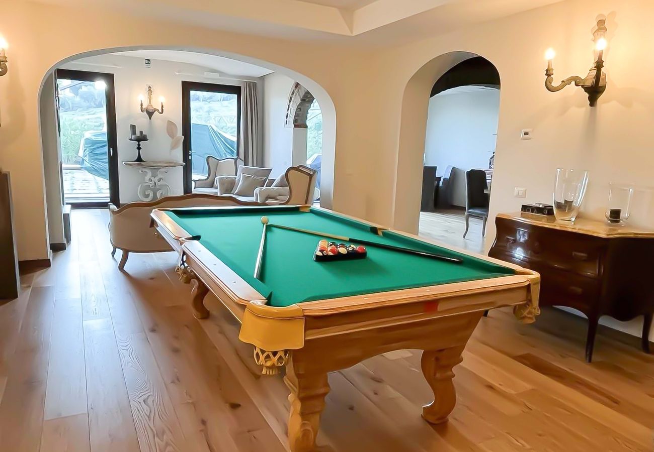 Villa in Panzano - AMORE RENTALS - Villa Mia with Private Pool, Garden, Terraces and Parking