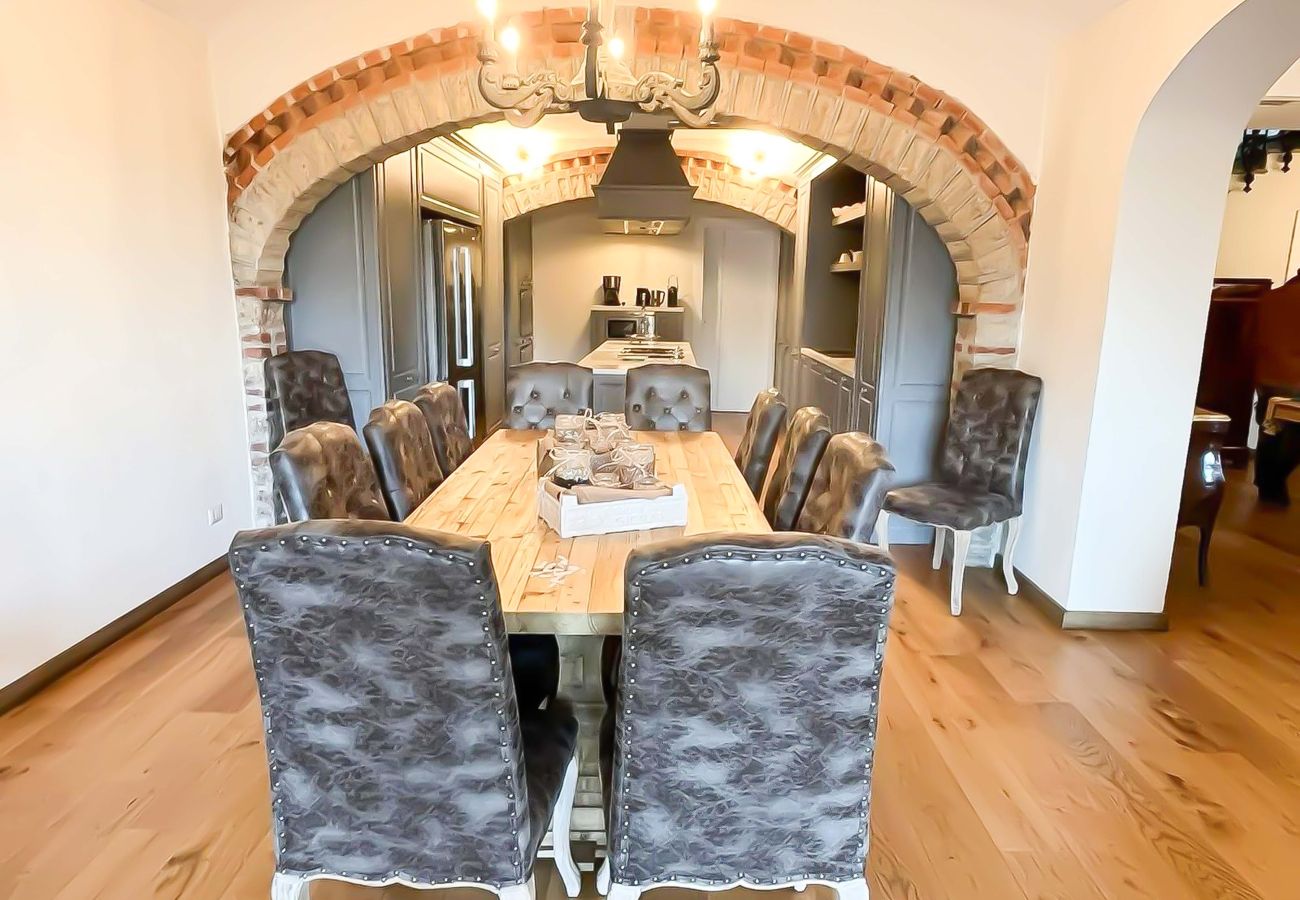 Villa in Panzano - AMORE RENTALS - Villa Mia with Private Pool, Garden, Terraces and Parking