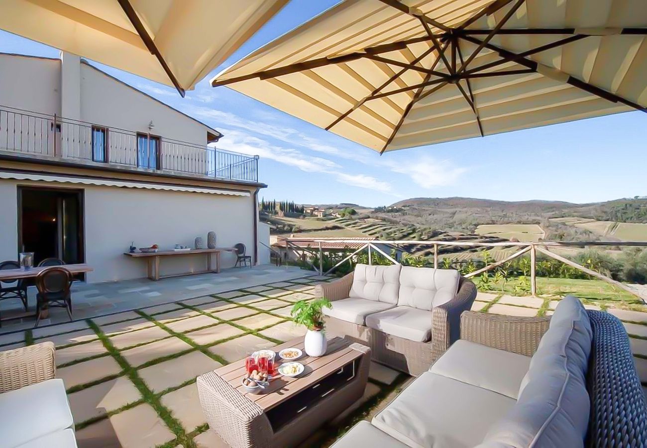 Villa in Panzano - AMORE RENTALS - Villa Mia with Private Pool, Garden, Terraces and Parking