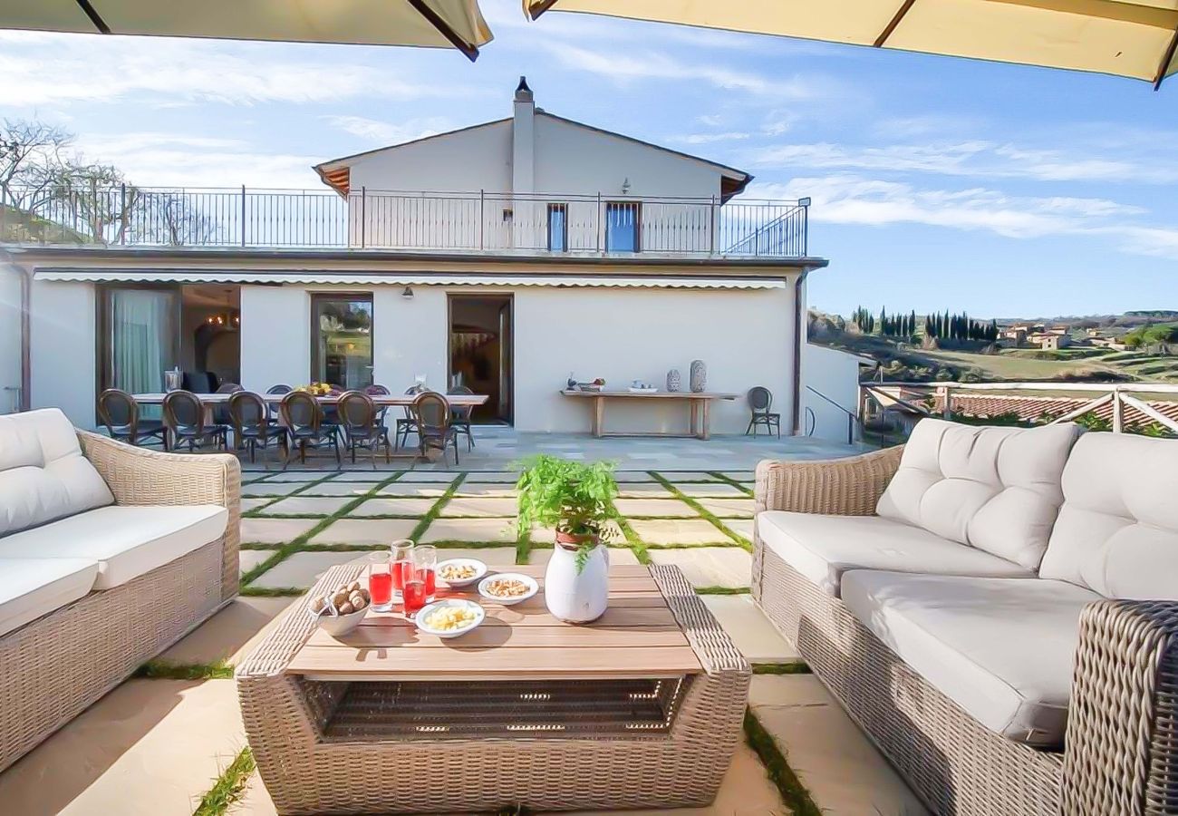 Villa in Panzano - AMORE RENTALS - Villa Mia with Private Pool, Garden, Terraces and Parking