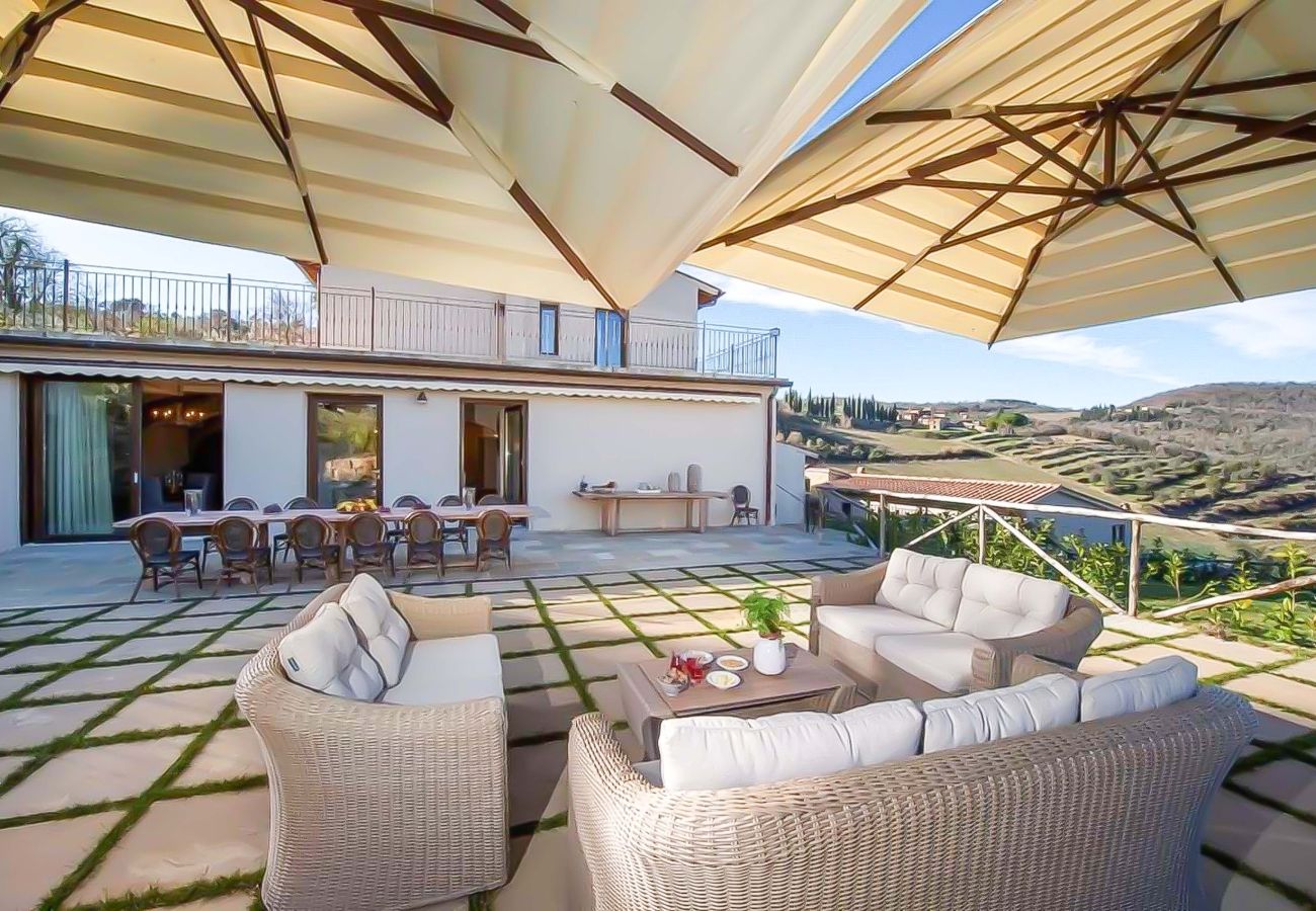 Villa in Panzano - AMORE RENTALS - Villa Mia with Private Pool, Garden, Terraces and Parking