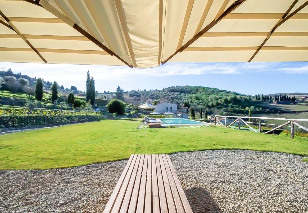Villa in Panzano - AMORE RENTALS - Villa Mia with Private Pool, Garden, Terraces and Parking