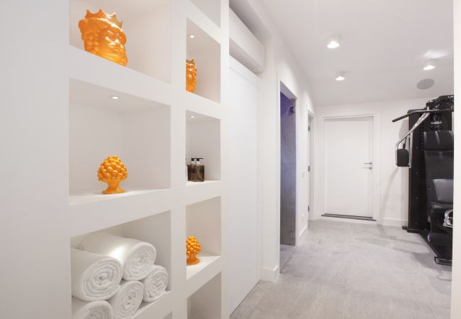 Villa in Sorrento - AMORE RENTALS - Villa Lux with Private Swimming Pool, Parking and Terrace Villa in Sorrento - AMORE RENTALS - Villa Lux with Private Swimming Pool, Parking and Terrace