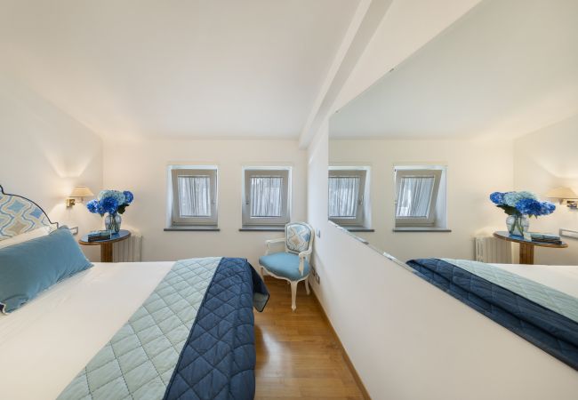 Villa in Sorrento - AMORE RENTALS - Villa Lux with Private Swimming Pool, Parking and Terrace Villa in Sorrento - AMORE RENTALS - Villa Lux with Private Swimming Pool, Parking and Terrace