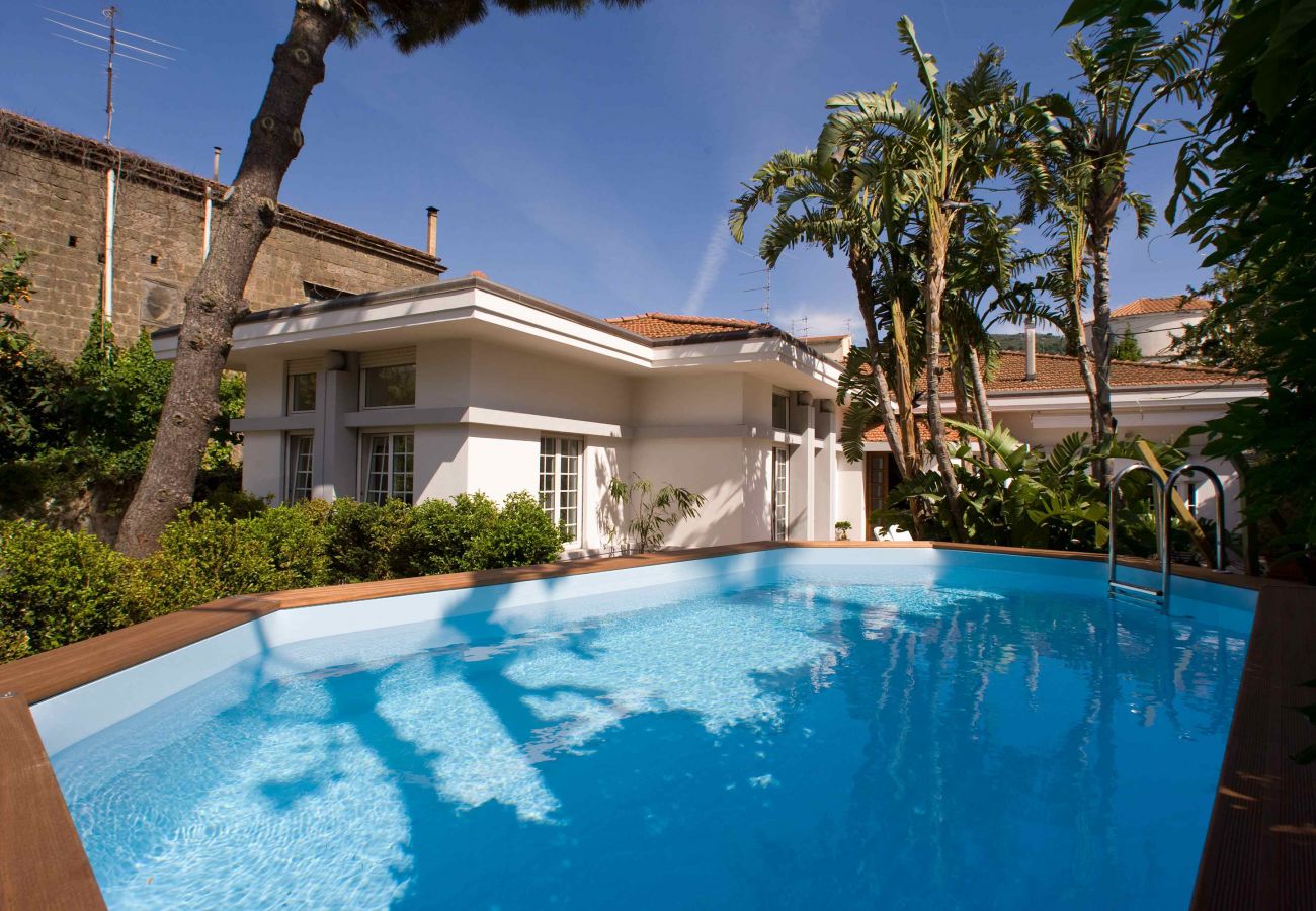 Villa in Sorrento - AMORE RENTALS - Villa Lux 1 with Private Swimming Pool, Parking and Terrace