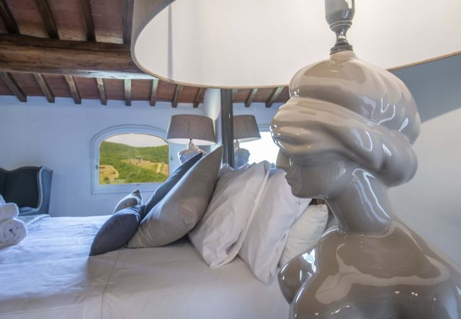Villa in Panzano - AMORE RENTALS - Villa Bellaflore with 3 Private Pools, Garden, Terraces and Parking Villa in Panzano - AMORE RENTALS - Villa Bellaflore with 3 Private Pools, Garden, Terraces and Parking