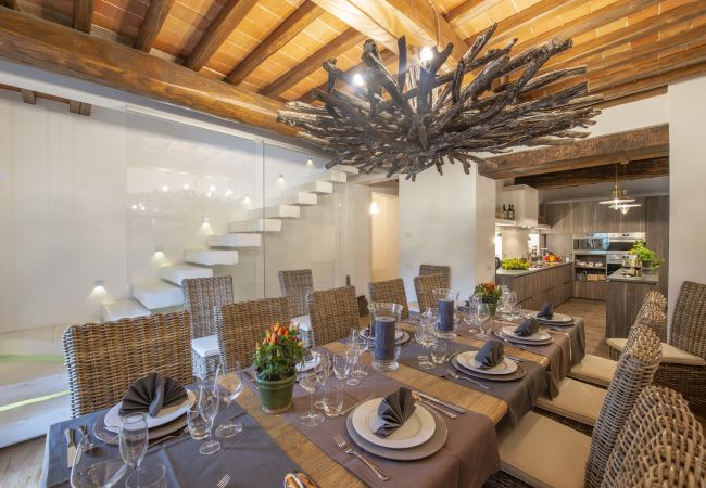 Villa in Panzano - AMORE RENTALS - Villa Bellaflore with 3 Private Pools, Garden, Terraces and Parking Villa in Panzano - AMORE RENTALS - Villa Bellaflore with 3 Private Pools, Garden, Terraces and Parking