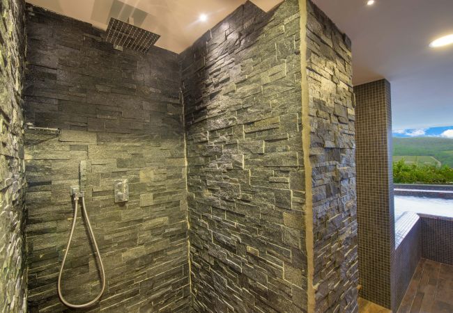 Villa in Panzano - AMORE RENTALS - Villa Bellaflore with 3 Private Pools, Garden, Terraces and Parking Villa in Panzano - AMORE RENTALS - Villa Bellaflore with 3 Private Pools, Garden, Terraces and Parking