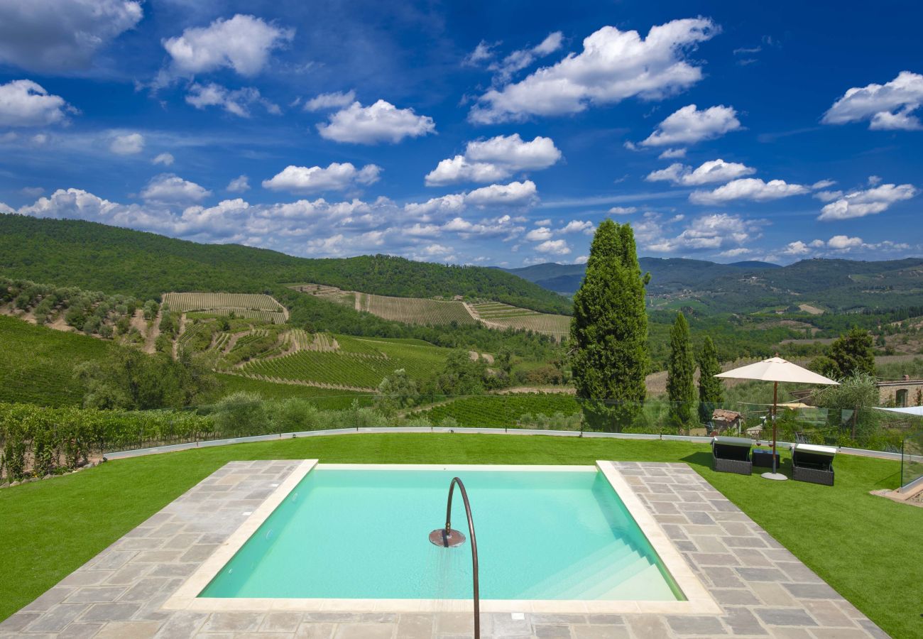 Villa in Panzano - AMORE RENTALS - Villa Bellaflore with 3 Private Pools, Garden, Terraces and Parking