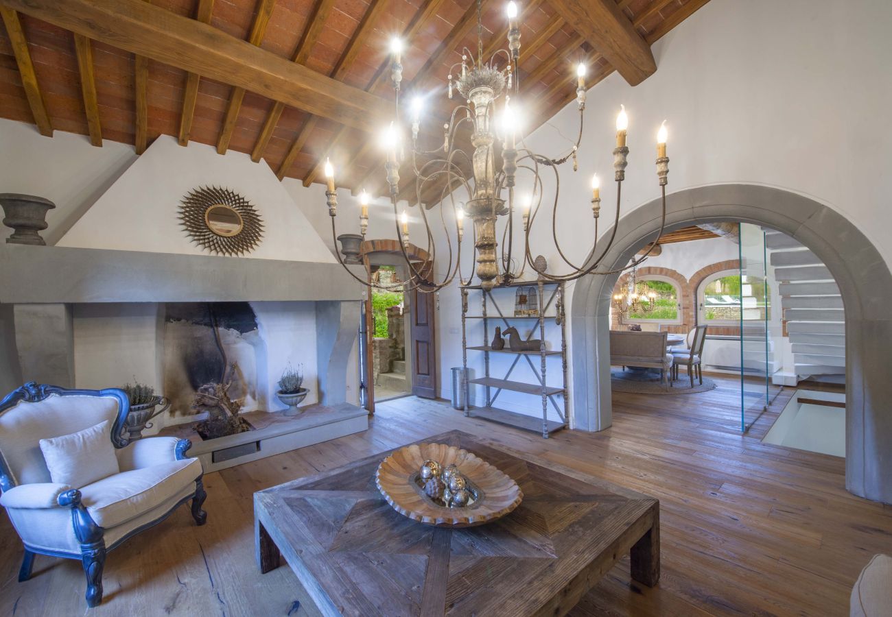 Villa in Panzano - AMORE RENTALS - Villa Bellaflore with 3 Private Pools, Garden, Terraces and Parking