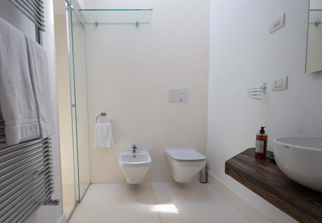 Villa in Panzano - AMORE RENTALS - Villa Bacci with Indoor Heated Pool, Garden, Terraces and Parking Villa in Panzano - AMORE RENTALS - Villa Bacci with Indoor Heated Pool, Garden, Terraces and Parking