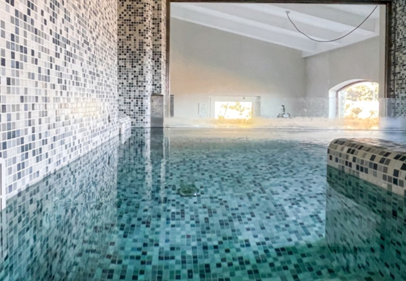 Villa in Panzano - AMORE RENTALS - Villa Le Scuderie with Indoor Heated Pool, Garden, Terraces and Parking