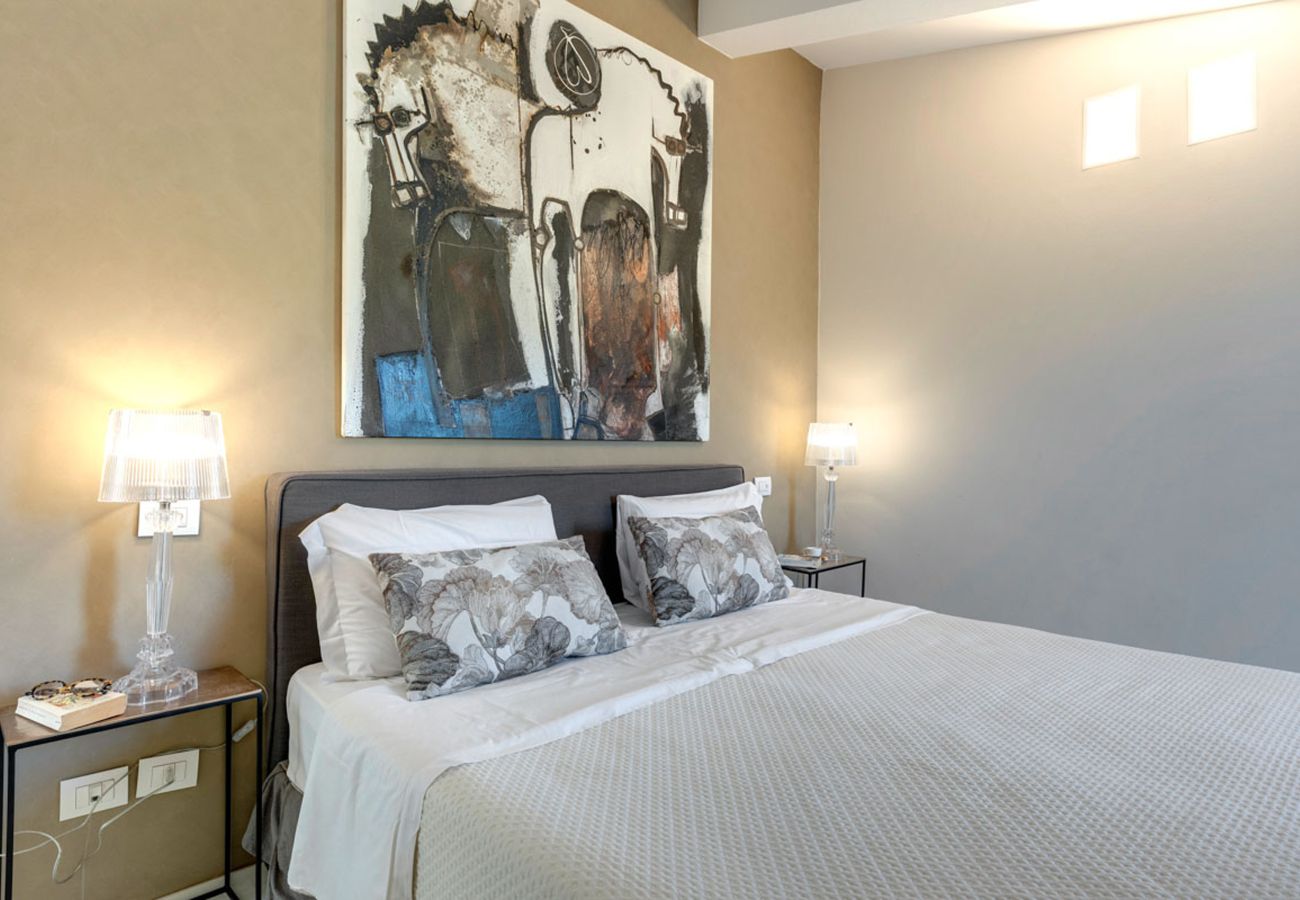 Villa in Panzano - AMORE RENTALS - Villa Bacci with Indoor Heated Pool, Garden, Terraces and Parking