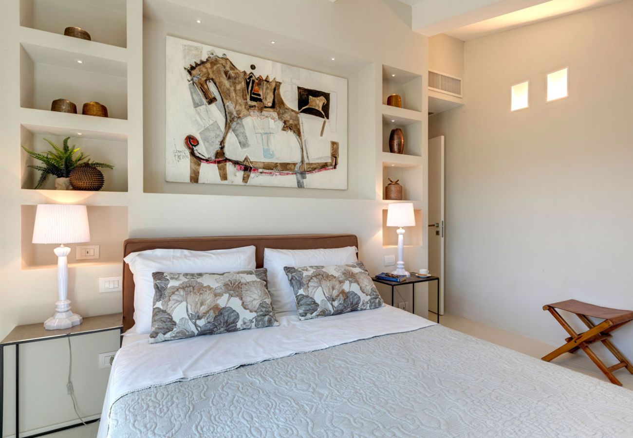 Villa in Panzano - AMORE RENTALS - Villa Bacci with Indoor Heated Pool, Garden, Terraces and Parking