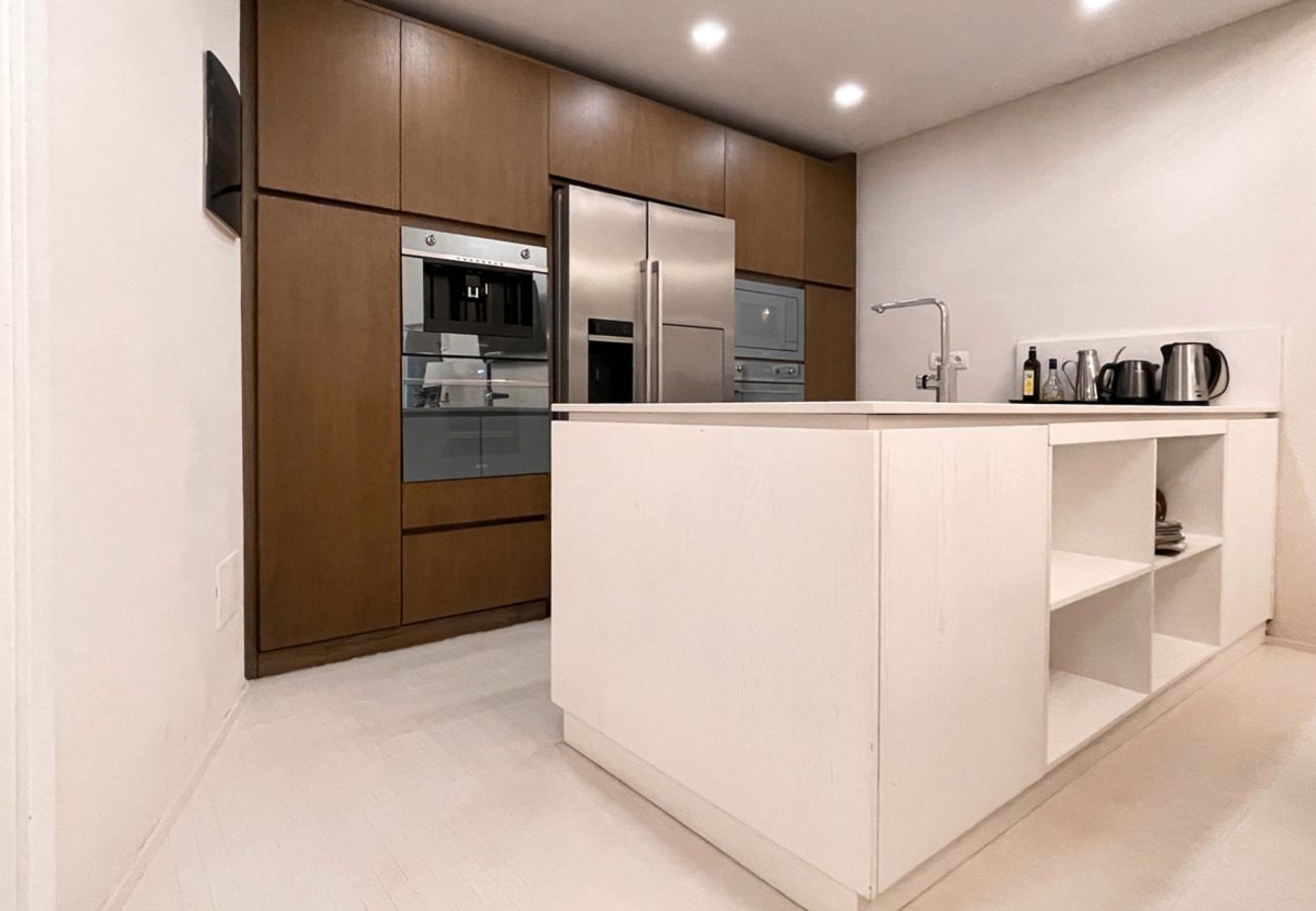 Villa in Panzano - AMORE RENTALS - Villa Bacci with Indoor Heated Pool, Garden, Terraces and Parking