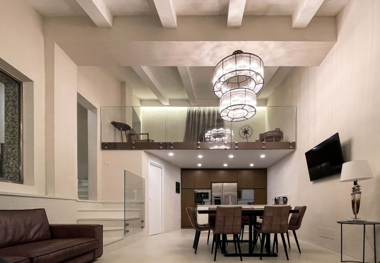Villa in Panzano - AMORE RENTALS - Villa Bacci with Indoor Heated Pool, Garden, Terraces and Parking