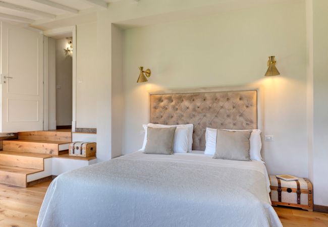 Residence in Panzano - Ville Il Paradiso with Private Pools, Garden, Terraces, Ideal for Weddings Residence in Panzano - Ville Il Paradiso with Private Pools, Garden, Terraces, Ideal for Weddings