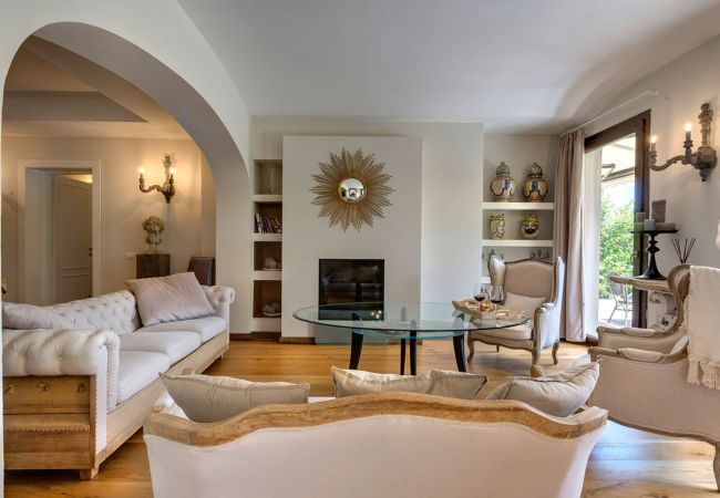 Residence in Panzano - Ville Il Paradiso with Private Pools, Garden, Terraces, Ideal for Weddings Residence in Panzano - Ville Il Paradiso with Private Pools, Garden, Terraces, Ideal for Weddings