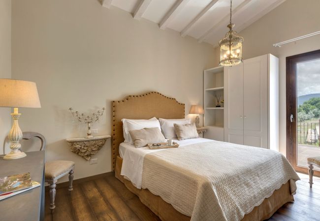 Residence in Panzano - Ville Il Paradiso with Private Pools, Garden, Terraces, Ideal for Weddings Residence in Panzano - Ville Il Paradiso with Private Pools, Garden, Terraces, Ideal for Weddings