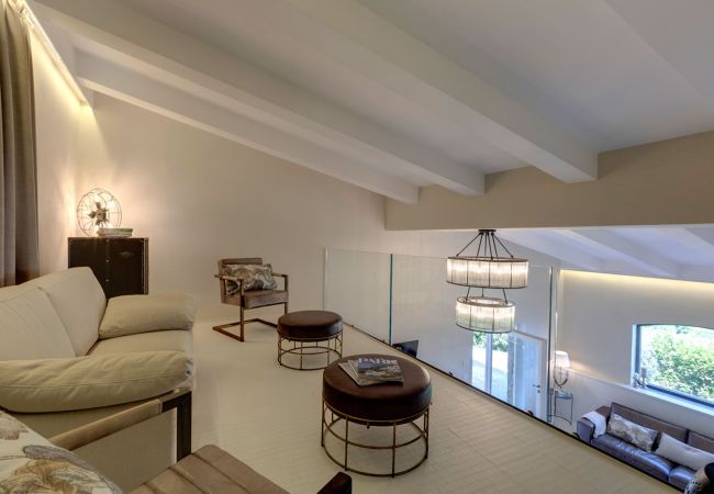 Residence in Panzano - Ville Il Paradiso with Private Pools, Garden, Terraces, Ideal for Weddings Residence in Panzano - Ville Il Paradiso with Private Pools, Garden, Terraces, Ideal for Weddings
