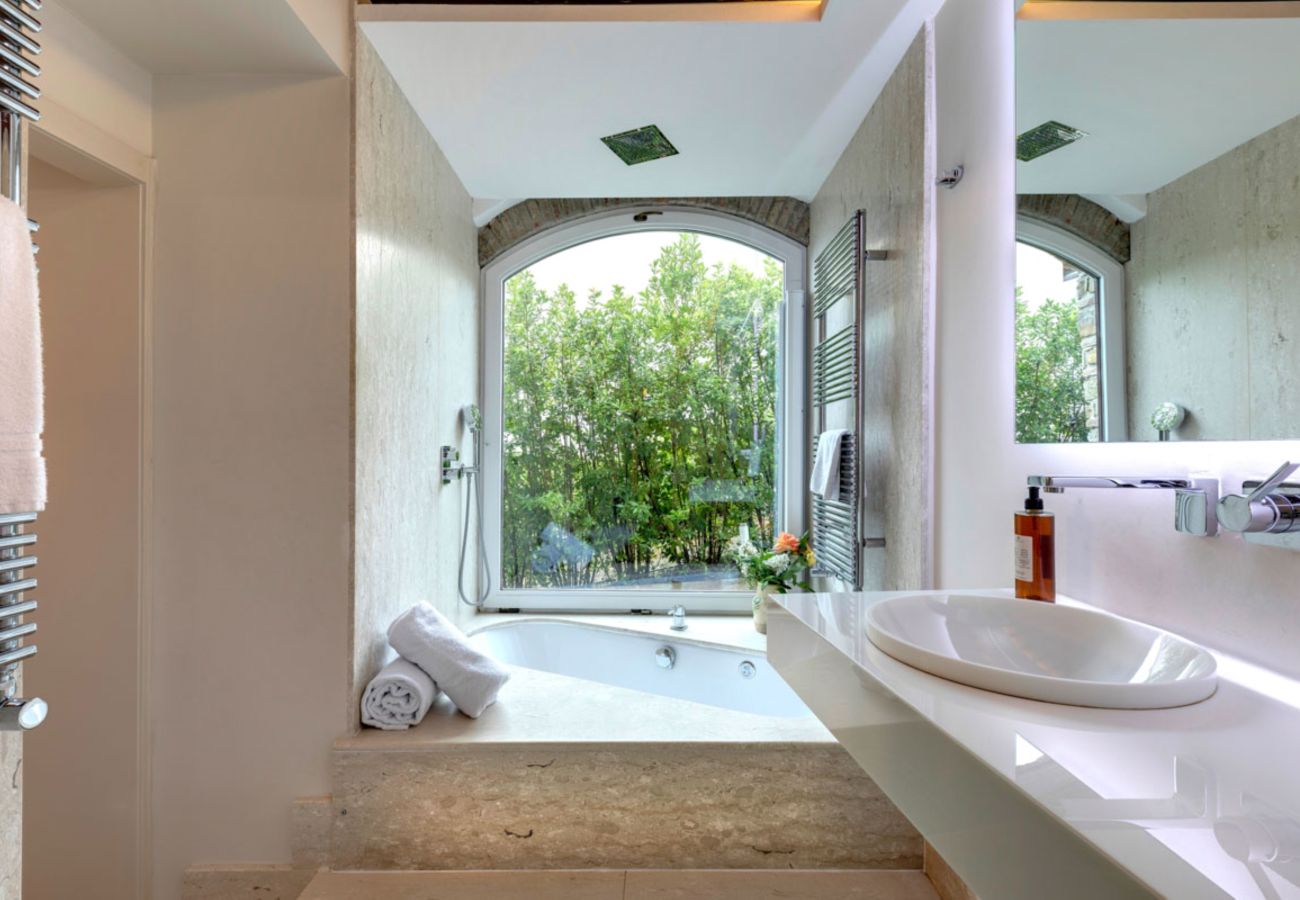 Residence in Panzano - Ville Il Paradiso with Private Pools, Garden, Terraces, Ideal for Weddings