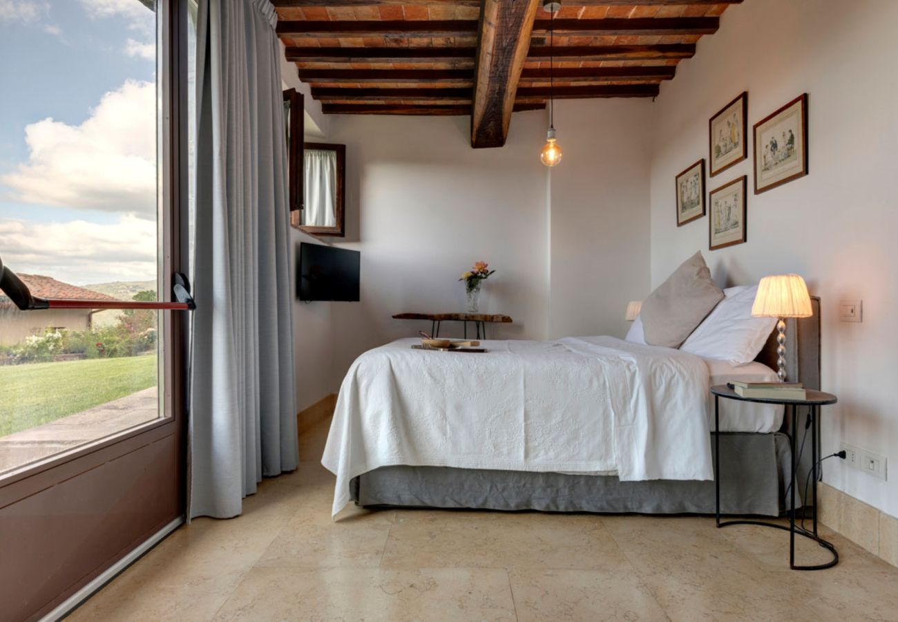 Residence in Panzano - Ville Il Paradiso with Private Pools, Garden, Terraces, Ideal for Weddings
