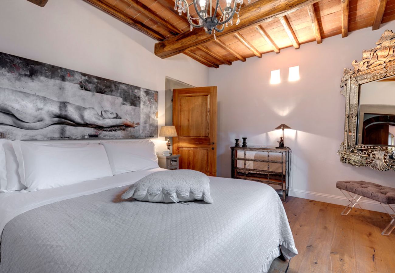 Residence in Panzano - Ville Il Paradiso with Private Pools, Garden, Terraces, Ideal for Weddings