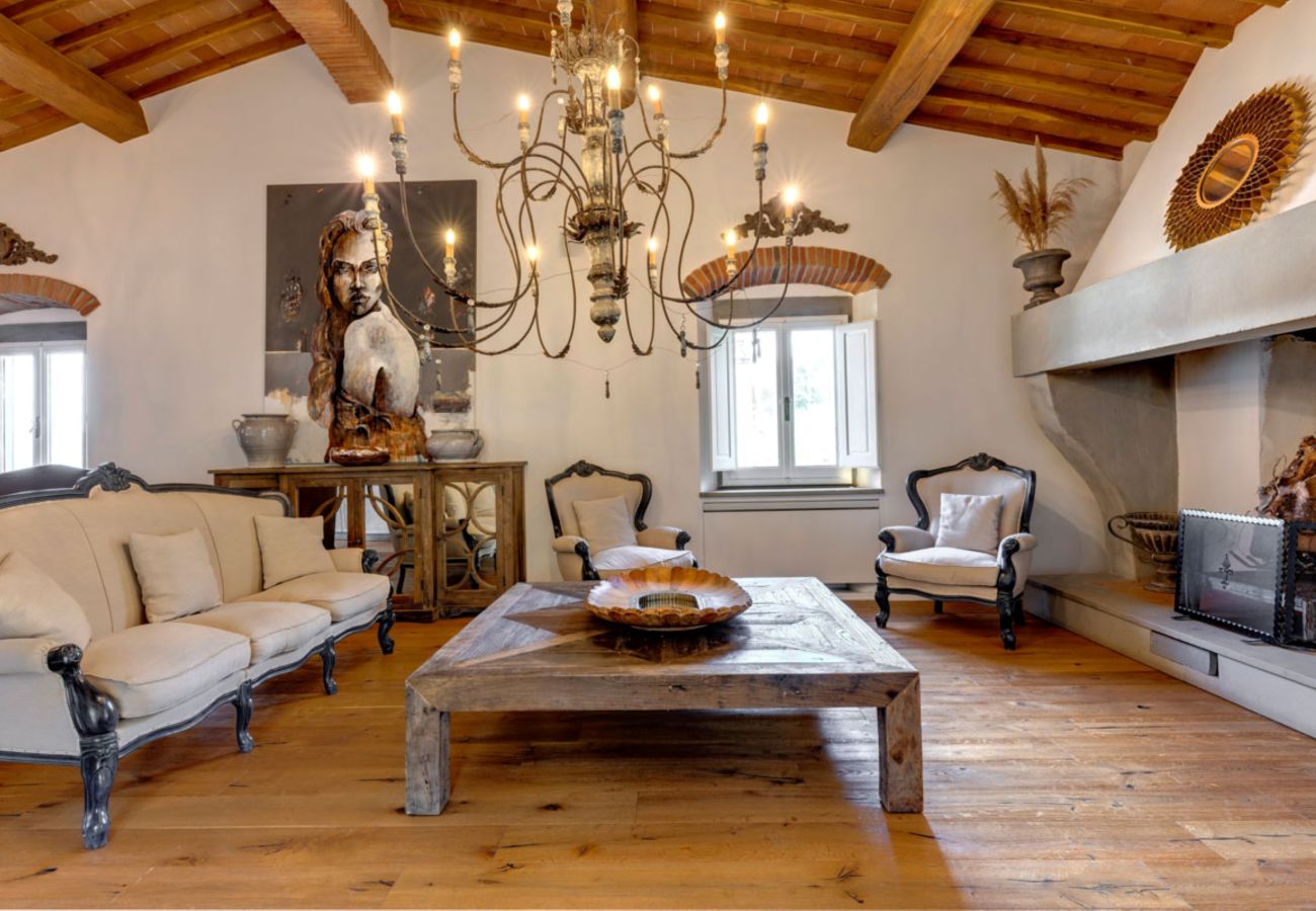 Residence in Panzano - Ville Il Paradiso with Private Pools, Garden, Terraces, Ideal for Weddings
