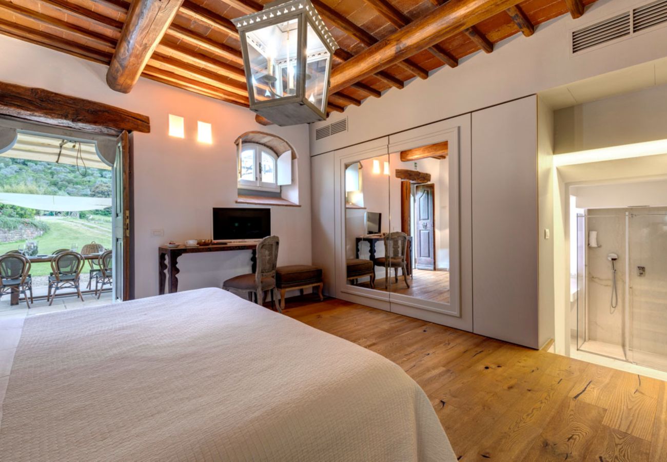 Residence in Panzano - Ville Il Paradiso with Private Pools, Garden, Terraces, Ideal for Weddings