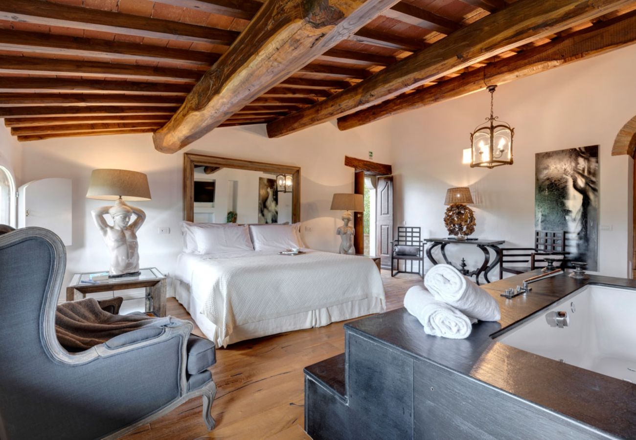 Residence in Panzano - Ville Il Paradiso with Private Pools, Garden, Terraces, Ideal for Weddings