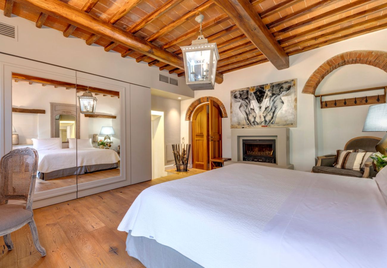 Residence in Panzano - Ville Il Paradiso with Private Pools, Garden, Terraces, Ideal for Weddings